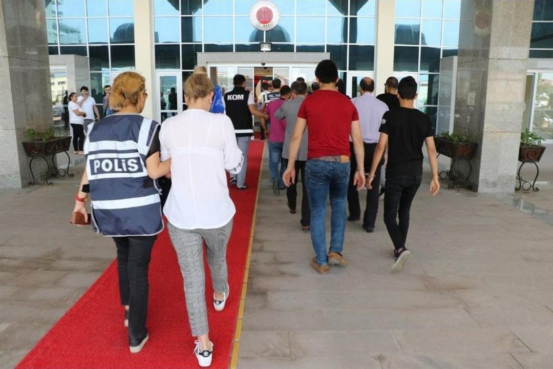 Fet&ouml;&rsquo;c&uuml;leri Yurt Dışına Ka&ccedil;ıran &Ccedil;ete &Ccedil;&ouml;kertildi