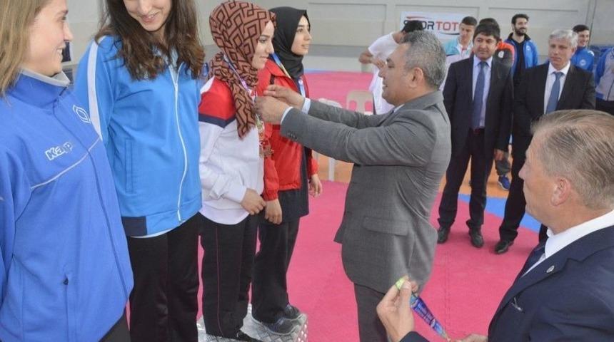 Türkiye Üniversiteler Taekwondo Şampiyonası Açılış Ve Madalya Töreni Gerçekleştirildi