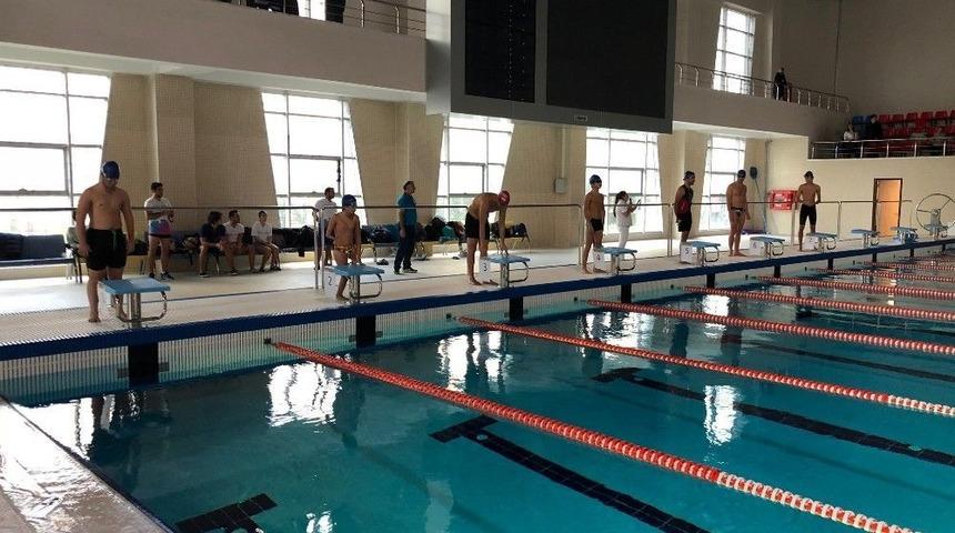 Engelleri Y&uuml;zerek Aştılar