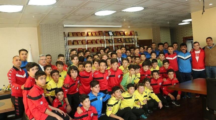 Başkan Tollu, "alt Yapı Yatırımlarımız Meyvelerini Veriyor"