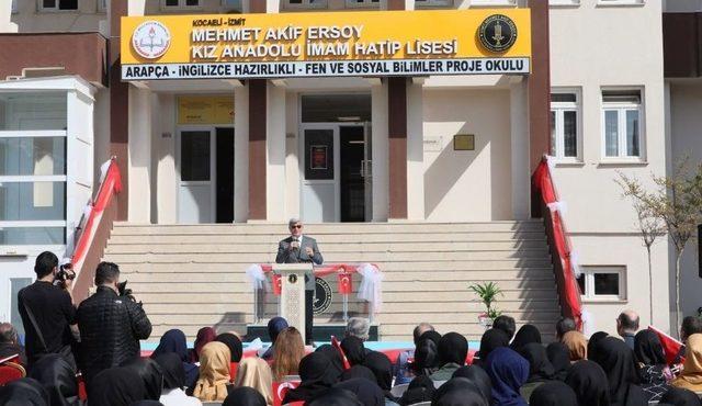 Başkan Karaosmanoğlu, Dünya Şampiyonu Öğrencileri Kutladı