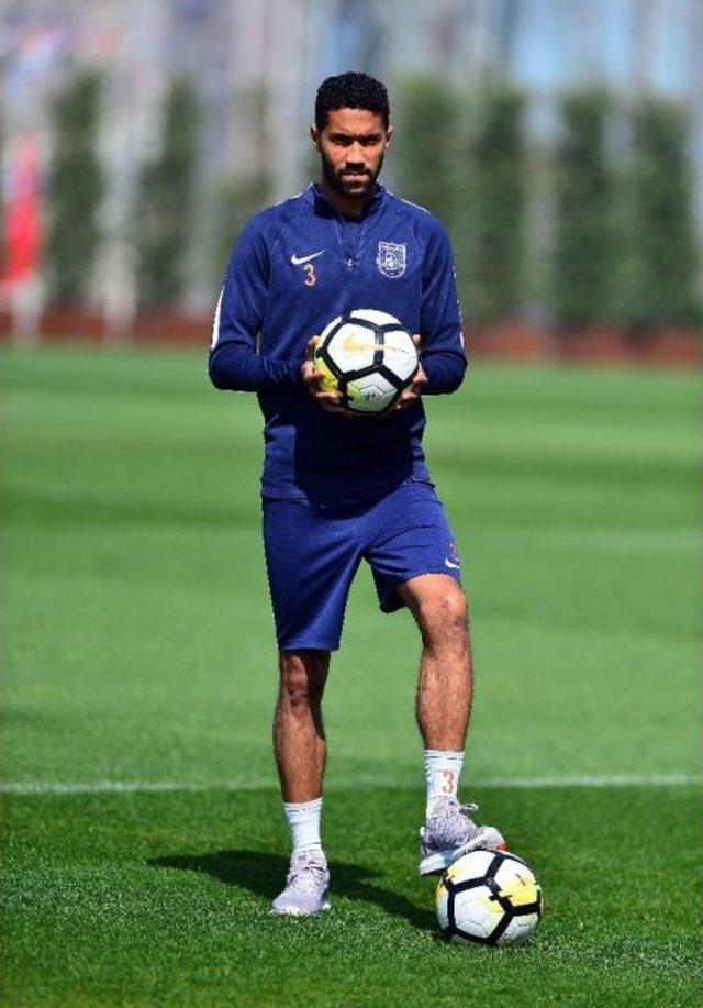 Gael Clichy: “kendi Oyunumuzu Oynarsak Galatasaray Maçından İstediğimizi Alırız”