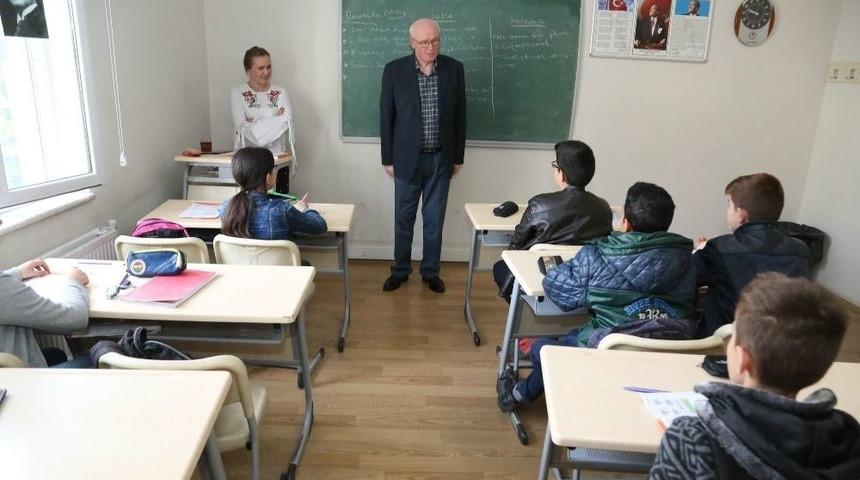 Gen&ccedil;lik Merkezi Hizmeti İ&ccedil;in Başkan Kazım Kurt&rsquo;a Teşekk&uuml;r