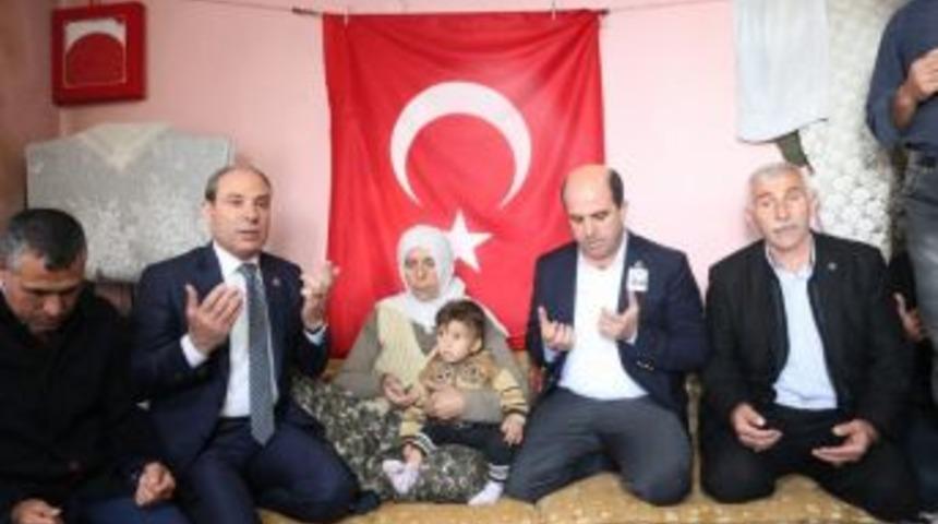 S&ouml;zen&rsquo;den Hatay Sınırına Giden Sanat&ccedil;ılara Destek