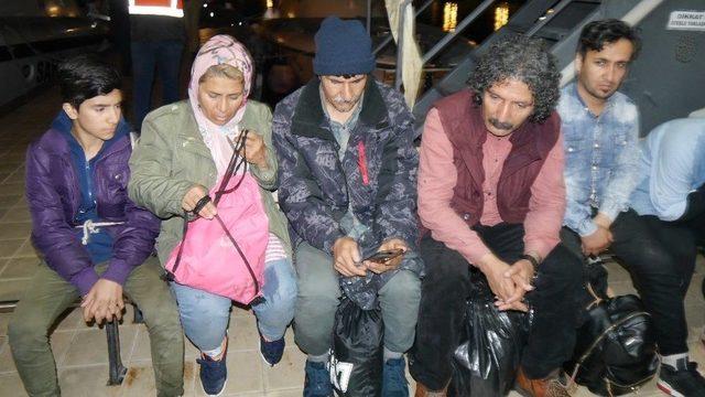 Lastik Botla Midilli Adası’na Gitmek İsteyen Kaçak Göçmenler Kurtarıldı