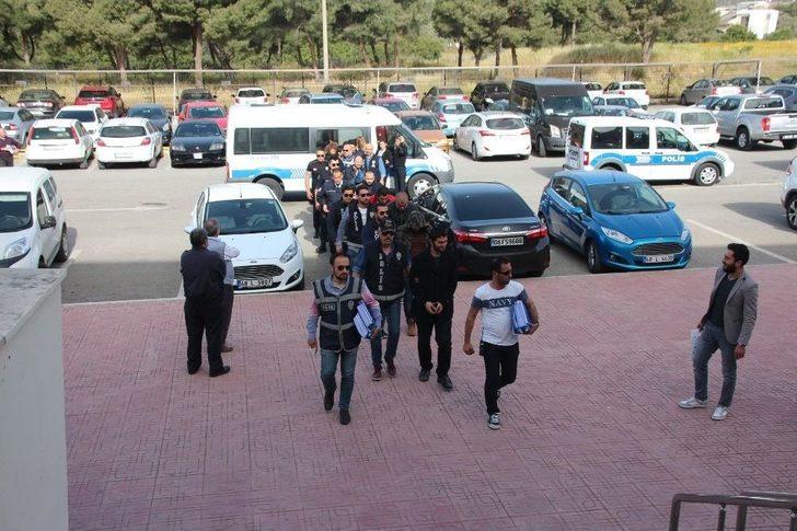 Fetö Üyelerine Şok Baskın G3