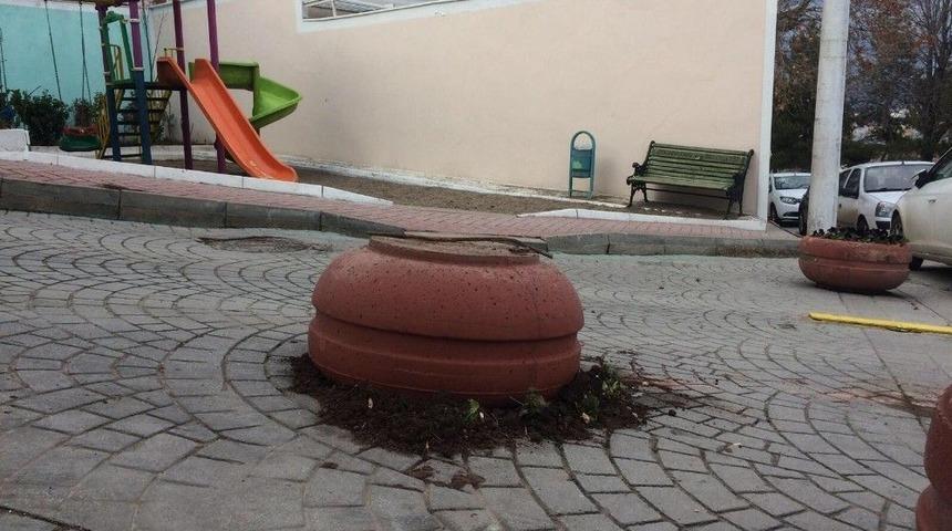 Odunpazarı&rsquo;nda Ara&ccedil; Trafiğine Kapatılan Yolda İlgin&ccedil; Olay