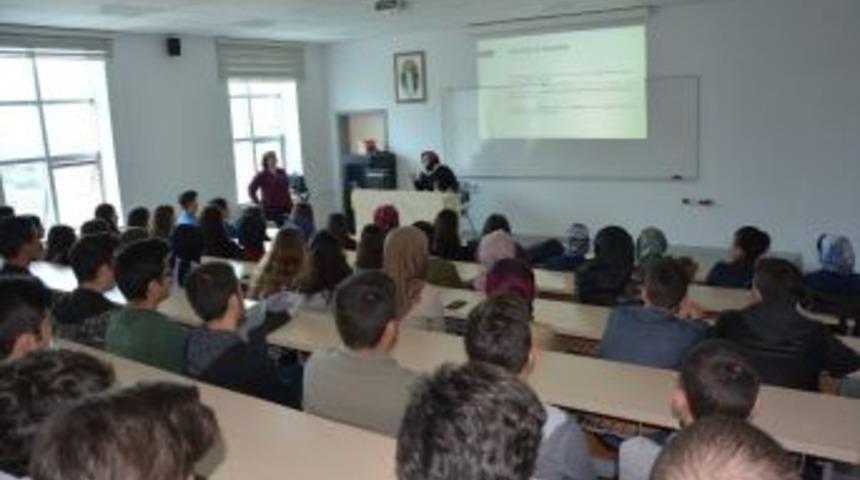 Atasözü Ve Deyimlerde Kadının Yeri Tartışıldı