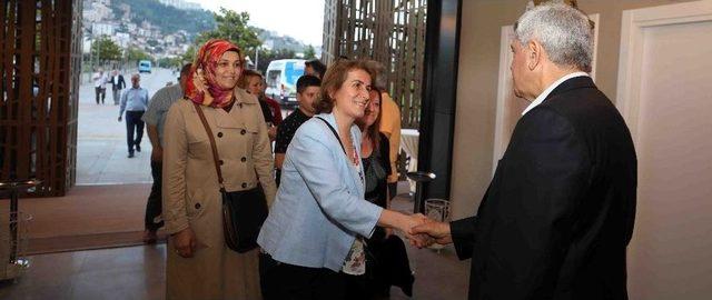 Başkan Karaosmanoğlu, Muhtarlarla İftarda Buluştu