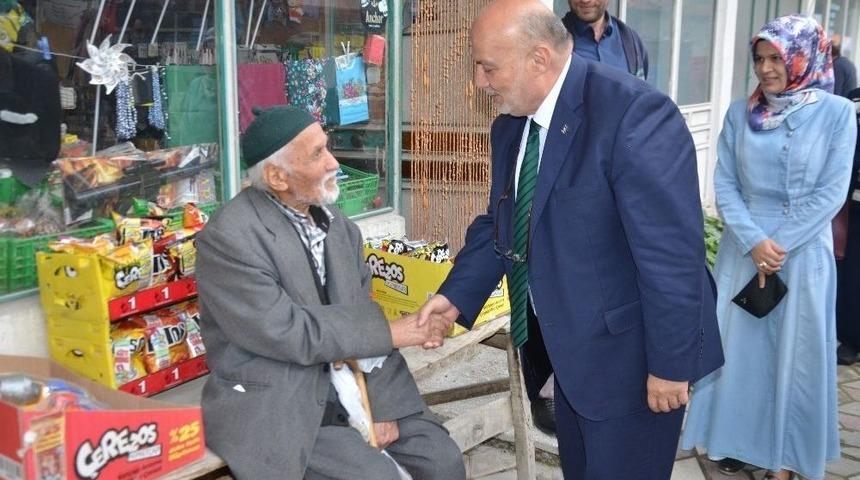 Yelis: "erdoğan İle Demirtaş&rsquo;ı Aynı Kefeye Koymak B&uuml;y&uuml;k Bir Nezaketsizliktir"