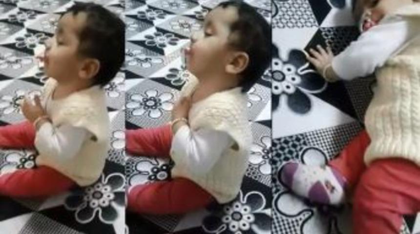 Kendi Kendini Uyutan Bebek Fenomen Oldu