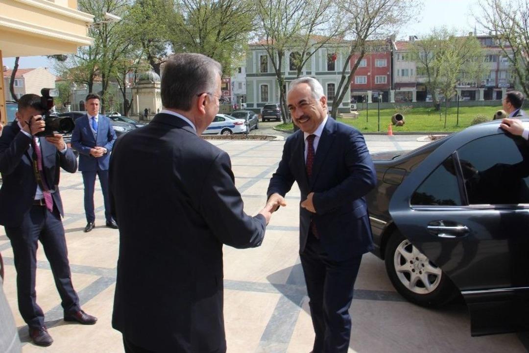 Afgan G&ouml;&ccedil;menler İ&ccedil;in Iğdır&rsquo;a Ge&ccedil;ici Geri G&ouml;nderme Merkezi Yapılacak