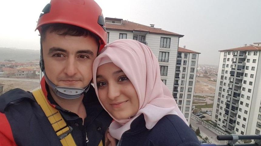 İtfaiye Aracının Merdiveninden Evlenme Teklifi