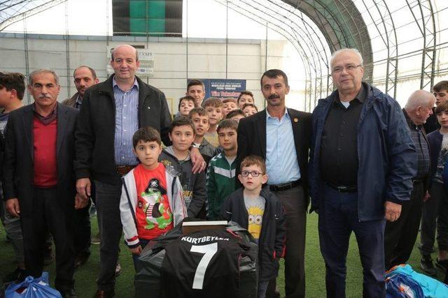 Minikler Futbol Turnuvası Başladı