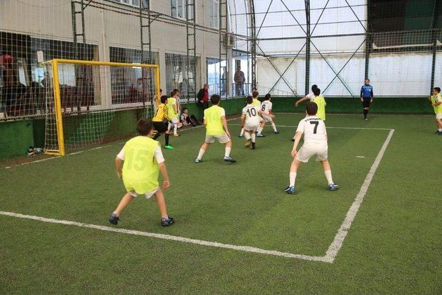 Minikler Futbol Turnuvası Başladı