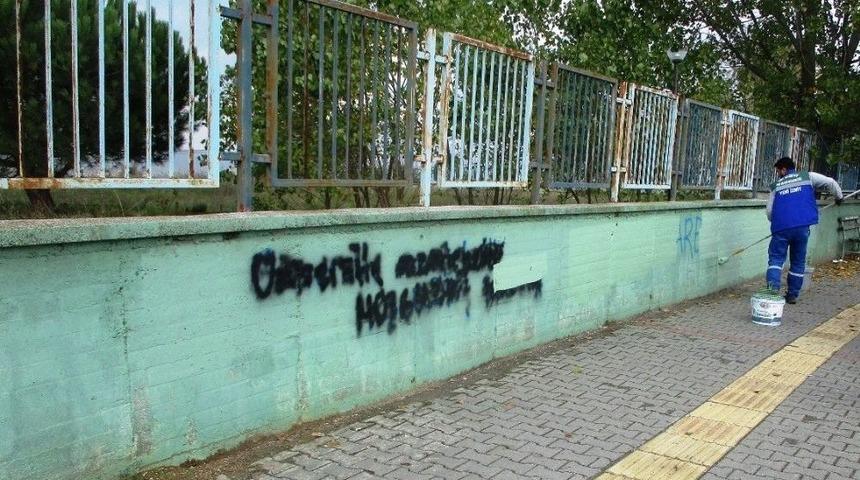 İzmit Belediyesi Fen İşleri Yoğun &Ccedil;alışıyor