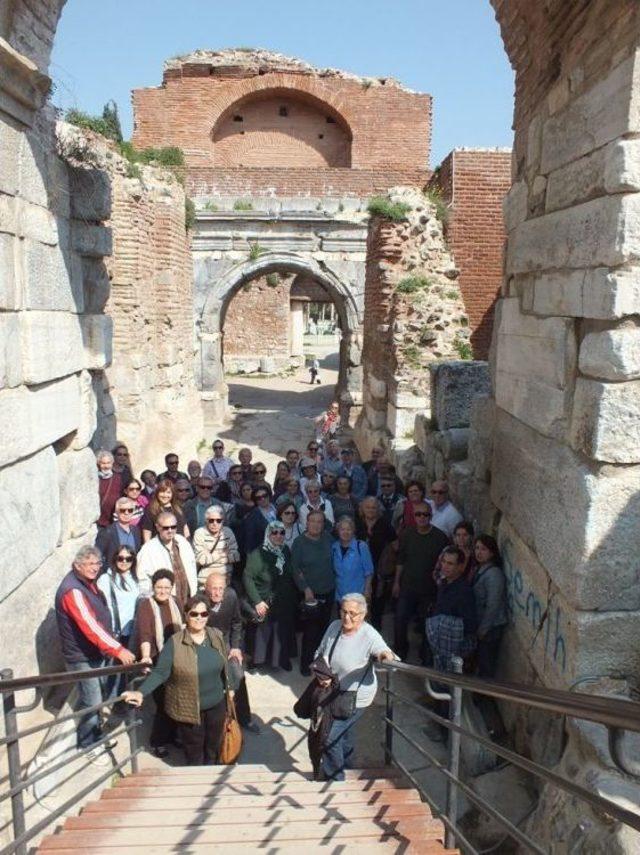 Olgun Gençler İznik’te Baharın Keyfini Çıkardı