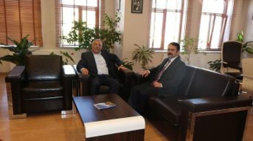 Vali Aktaş&rsquo;tan Başkan Karaaslan&rsquo;a Ge&ccedil;miş Olsun Ziyareti