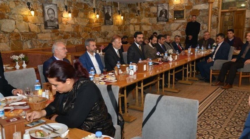 Belediye Meclisinden Kud&uuml;s İ&ccedil;in Ortak Tepki