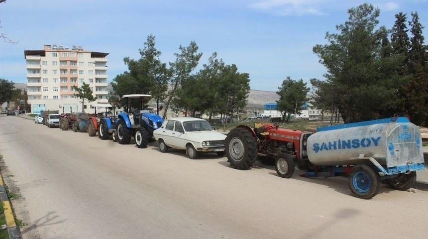 Seyyar Muayene İstasyonunda Bıktıran Kuyruk