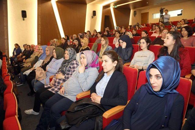 Talas&rsquo;ta Anne Adaylarına Hamilelik Kursu 1