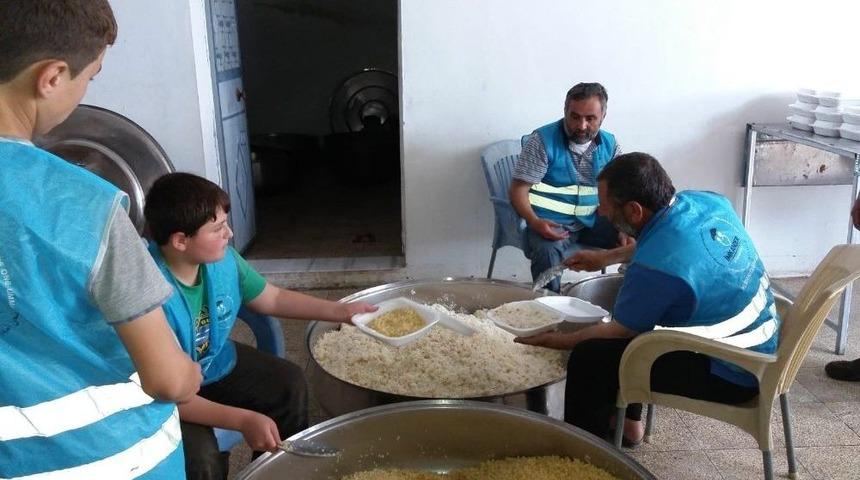 Cerablus&rsquo;ta Her G&uuml;n 3 Bin Kişiye İftar