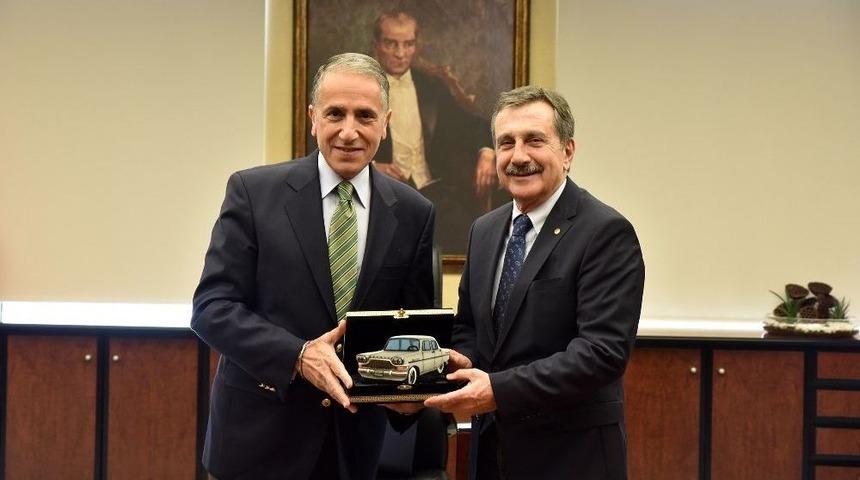 Başkan Ata&ccedil;, S&uuml;rd&uuml;r&uuml;lebilir &Ccedil;evre Projeleri Hakkında Konuştu