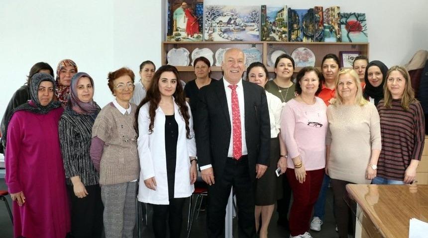 Başkan Uyan Kursiyerlerle Buluştu