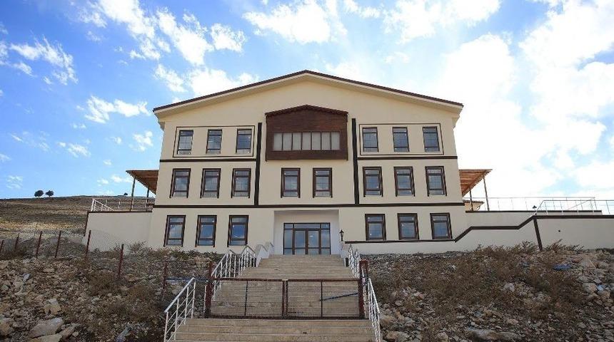 Korkuteli Avdan’a 5 Yıldızlı Köy Konağı