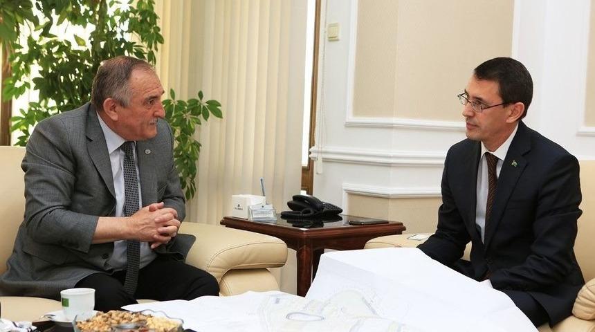 Başkan Yılmaz, K&ouml;roğlu Parkı&rsquo;nı B&uuml;y&uuml;kel&ccedil;ilere Tanıttı