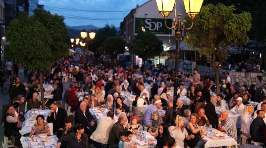 Bereket Konvoyu Sırbistan Novipazar&rsquo;da