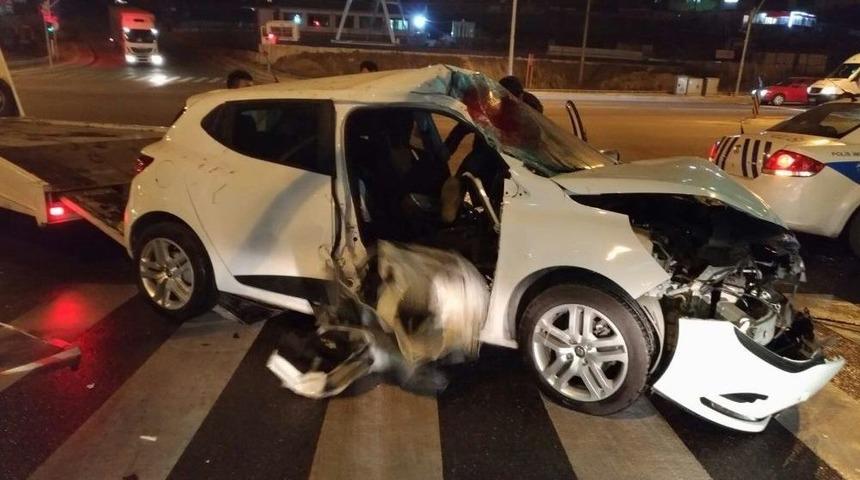 Otomobille &Ccedil;arpışan Motosiklet S&uuml;r&uuml;c&uuml;s&uuml; Hayatını Kaybetti