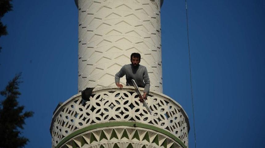 Bursa&rsquo;da Minareden, Pompalı T&uuml;fekle Ateş A&ccedil;ıp Tehdit Savuran Ş&uuml;pheli Serbest Bırakıldı