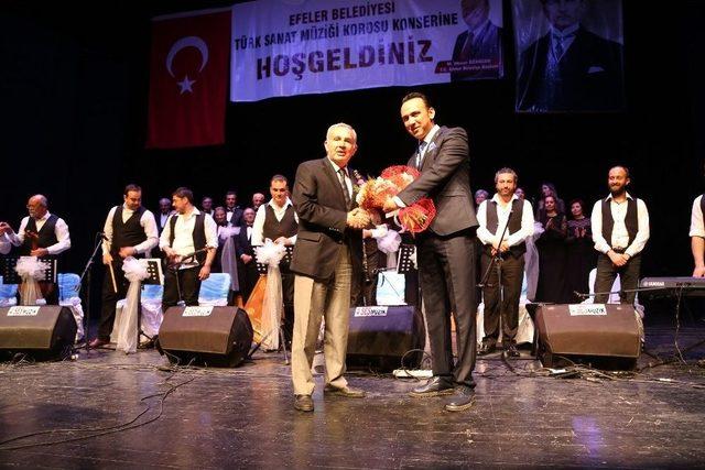 Efeler Belediyesi Türk Sanat Müziği Korosu Şarkıları Efeler Halkı İçin Söyledi