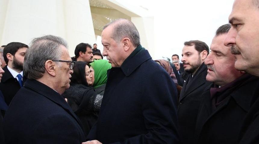 Cumhurbaşkanı Erdoğan Ve Eşi Emine Erdoğan, Yılmaz Ailesine Başsağlığı Diledi