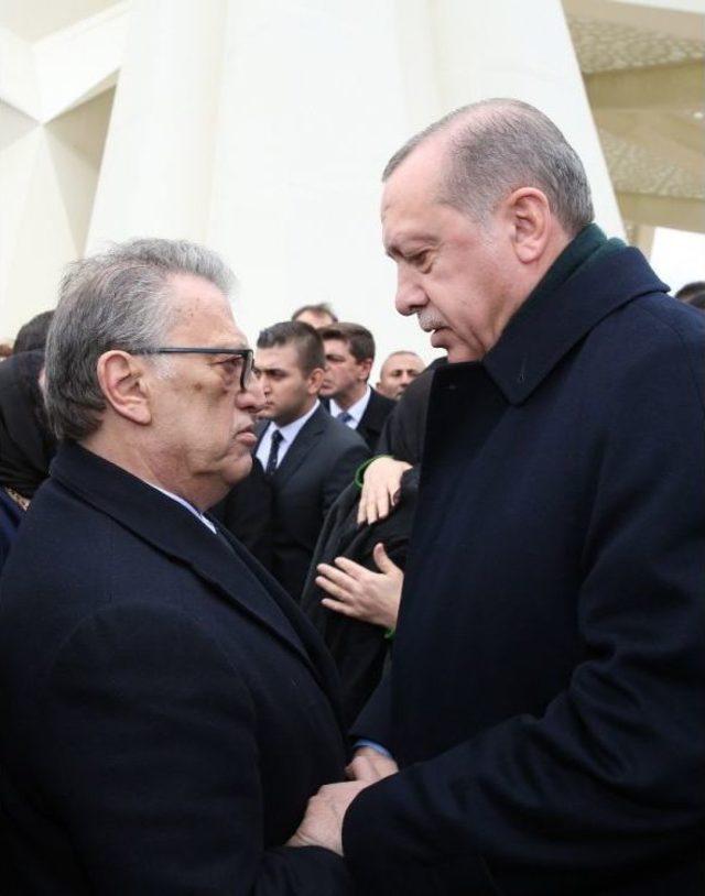 Cumhurbaşkanı Erdoğan Ve Eşi Emine Erdoğan, Yılmaz Ailesine Başsağlığı Diledi