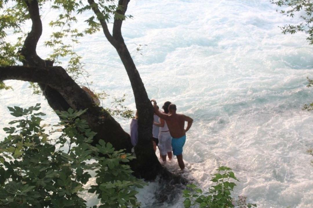 Irmaktaki Adacıkta Mahsur Kaldılar, Kurtarılmayı Reddettiler