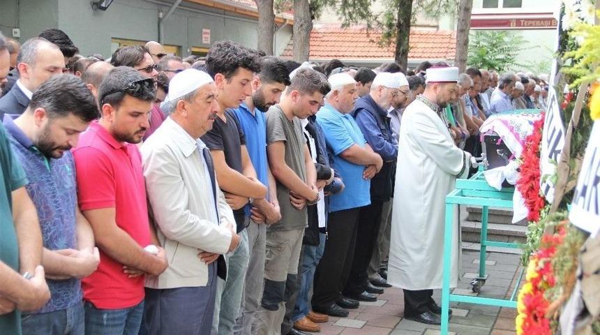 8&rsquo;inci Kattan D&uuml;şen Gen&ccedil; Kız Son Yolculuğuna Uğurlandı