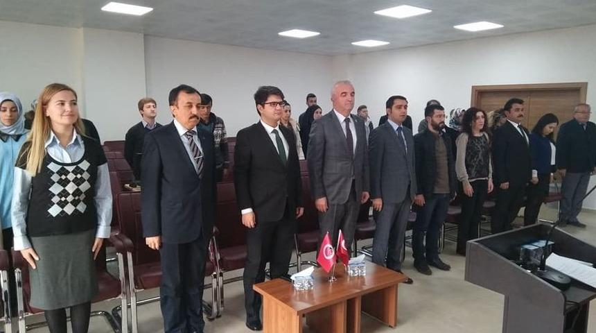 &Uuml;niversite &Ouml;ğrencilerine Sağlık Ve Y&ouml;neticilik Konferansı