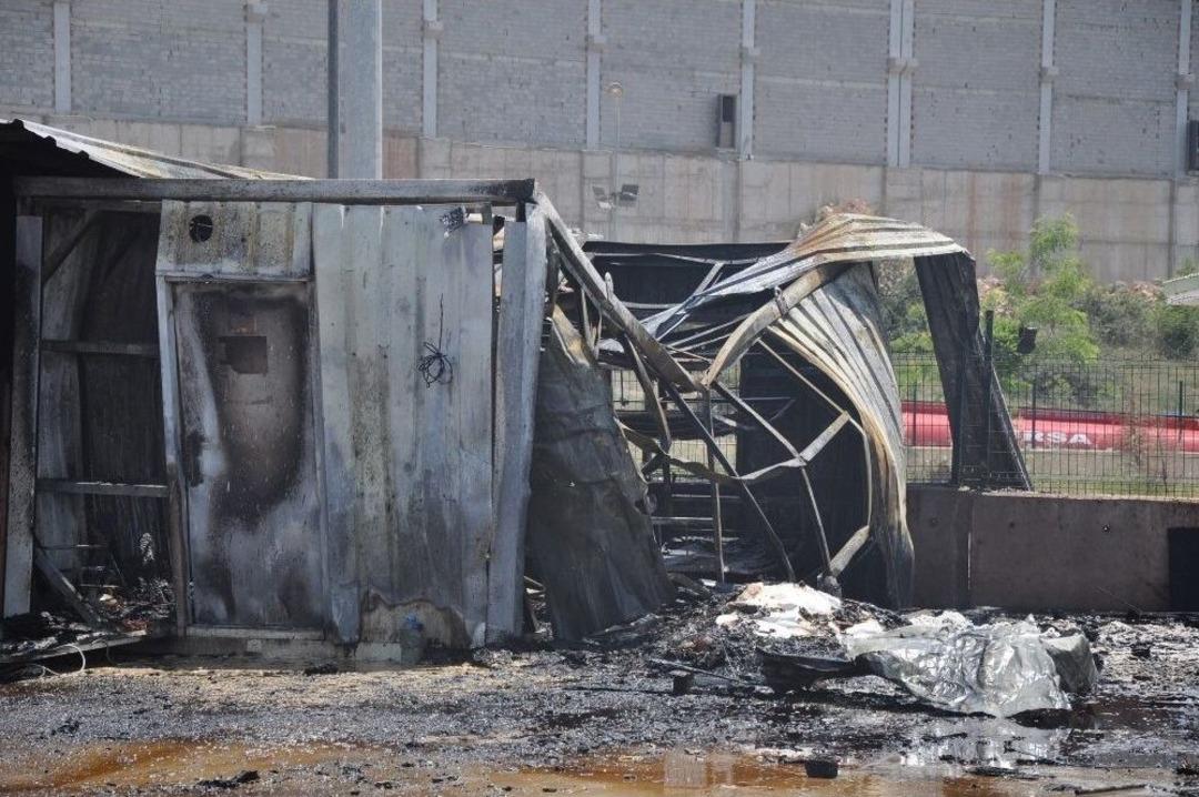 Fabrikada Patlama...ortalık Savaş Alanına D&ouml;nd&uuml;