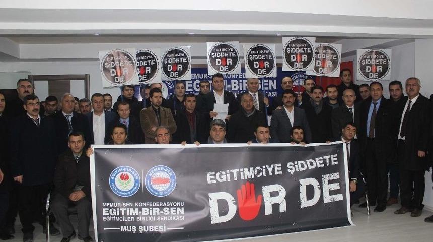 İzmir&rsquo;de Okul M&uuml;d&uuml;r&uuml;n&uuml;n &Ouml;ld&uuml;r&uuml;lmesi