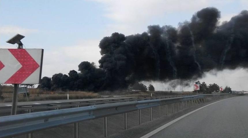 Yakılan Lastikler Bu K&ouml;t&uuml; G&ouml;r&uuml;nt&uuml;y&uuml; Ortaya &Ccedil;ıkarttı