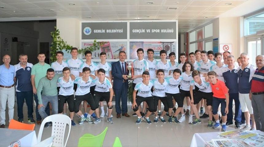 Şampiyonlar Afyon’a Uğurlandı