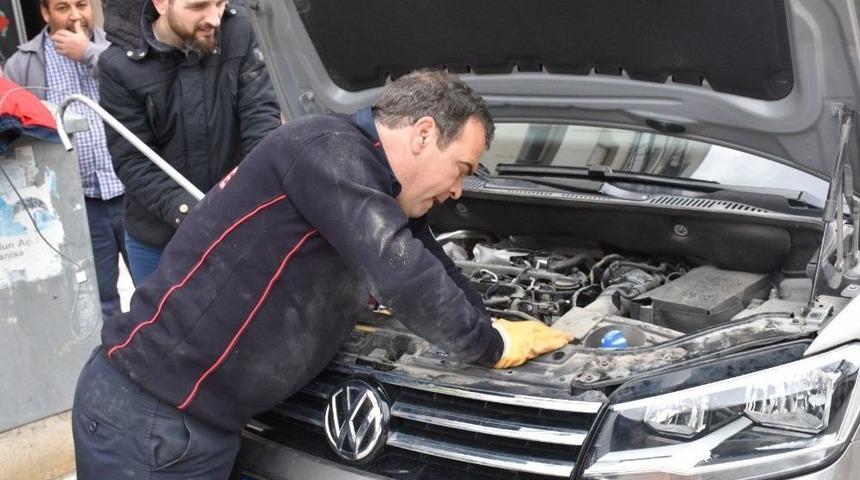 Turgutlu&rsquo;da Kedi Kurtarma Operasyonu