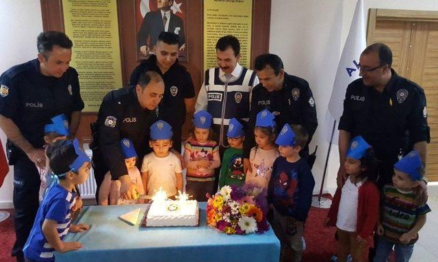 Kreş Öğrencileri Polis Amcalarını Unutmadı