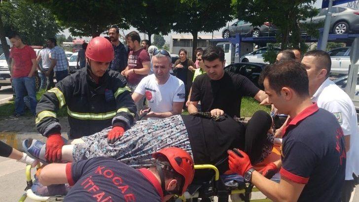 Otomobil İle Kamyonet Çarpıştı: 1’i Çocuk 5 Kişi Yaralandı G4