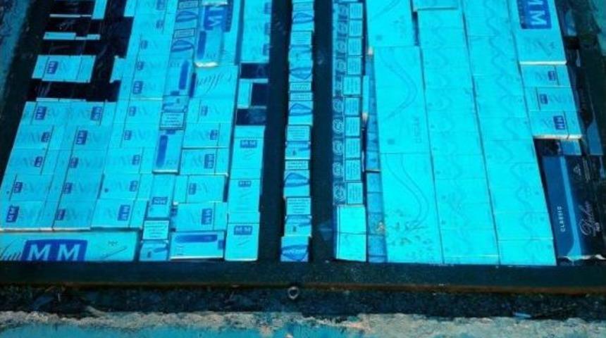 Tırın Gizli B&ouml;lmesinde 40 Bin Paket Ka&ccedil;ak Sigara Ele Ge&ccedil;irildi