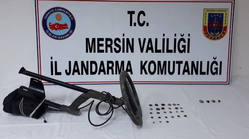 Jandarma Ekipleri Tarihi Eser Ka&ccedil;ak&ccedil;ısını Yakaladı