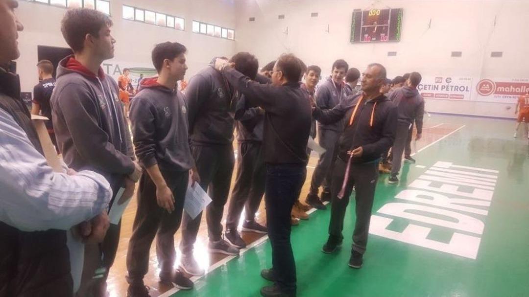 Edremit Hentbol M&uuml;sabakalarına Ev Sahipliği Yaptı