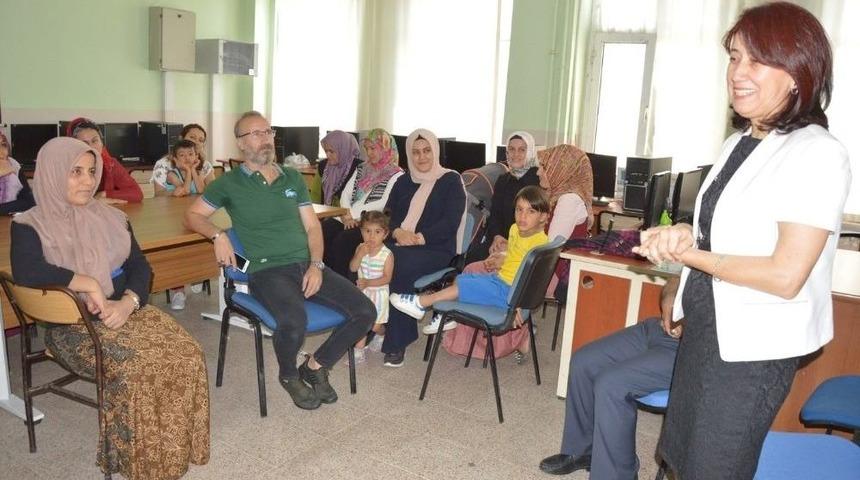 Proje Sayesinde Veliler Ve &Ouml;ğrenciler Arasındaki Empati Artacak